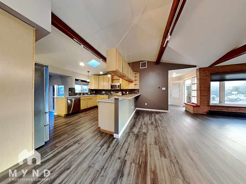 Building Photo - 2610 Tennyson St