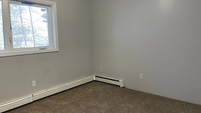Building Photo - 2113 Gillam Wy