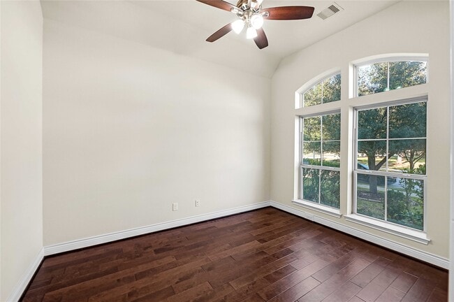 Building Photo - 28011 Hallimore Dr