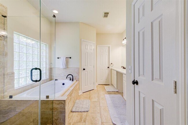 Building Photo - 6234 Presidio Canyon Dr