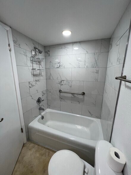 Primary Bathroom - 2227 Canyon Blvd