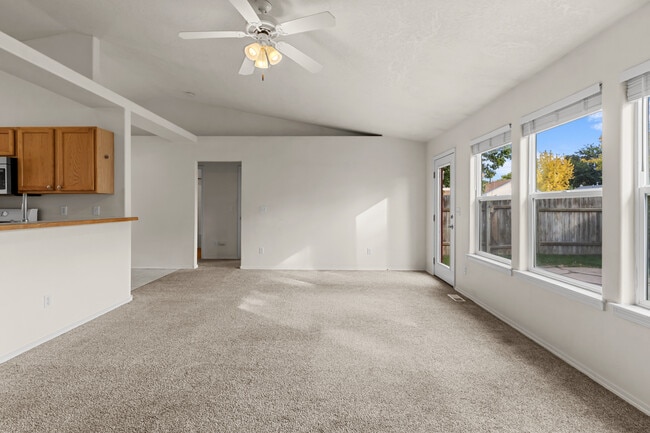 Building Photo - 1443 W Balboa St