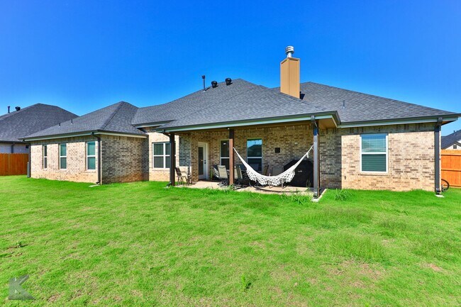 Building Photo - 4 bedroom, EXECUTIVE RENTAL!