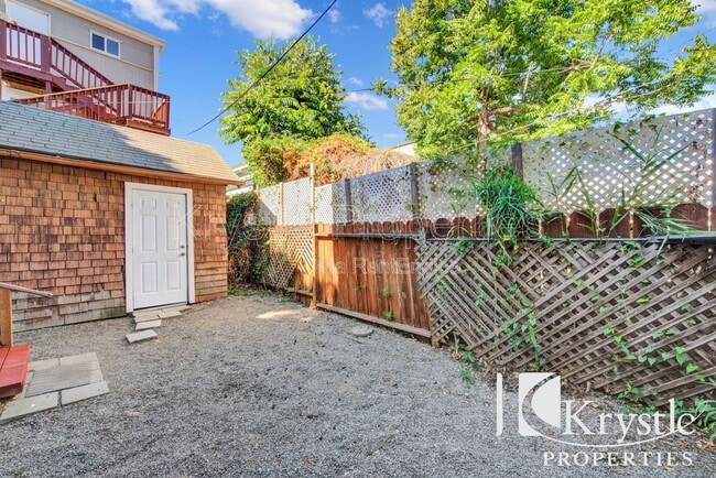 Building Photo - 515 Monterey St