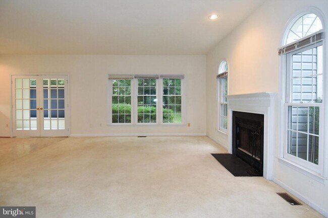 Building Photo - Elegant Brick Colonial on Quiet Cul-de-Sac...