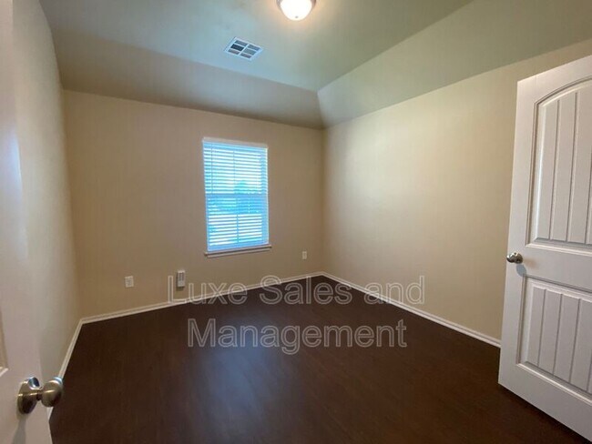 Building Photo - 11207 NW 114th St