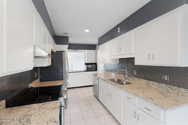 Building Photo - 185 San Juan Dr