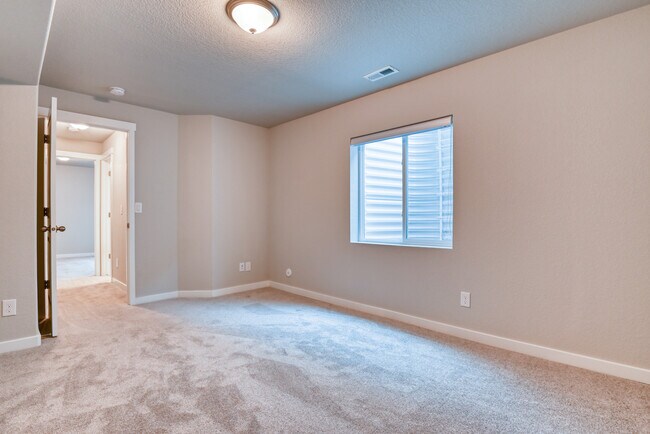 Building Photo - 4011 Ivy Hill Dr