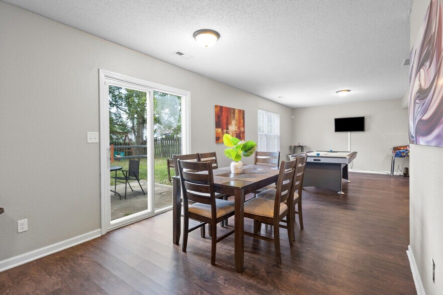 Building Photo - 9928 Comb Run Ct