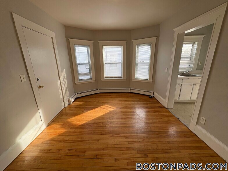 Building Photo - 1 Kingsley Terrace