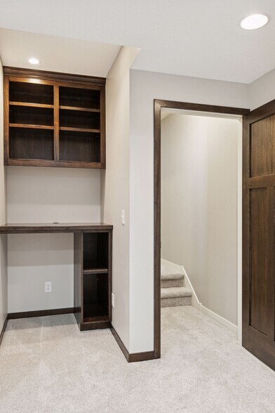 Building Photo - 14246 Garden Way N