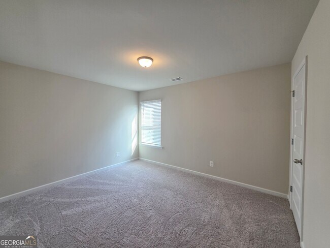 Building Photo - 136 Red Birch LN
