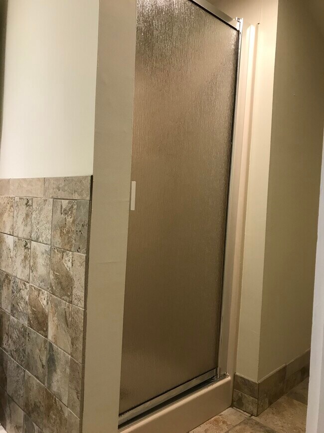 shower - 49 School St