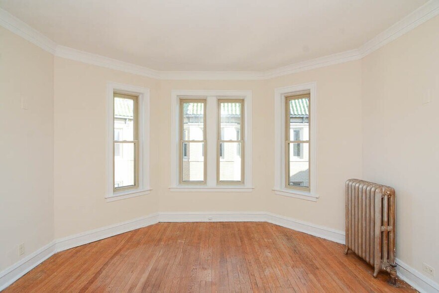 Building Photo - 4321 N Paulina St