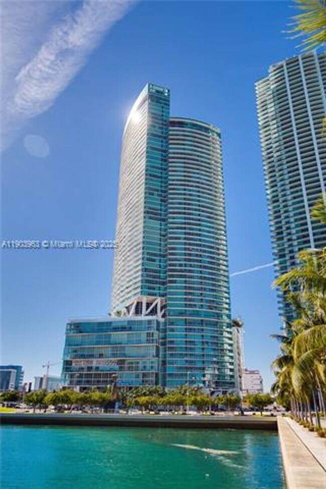 Building Photo - 888 Biscayne Blvd