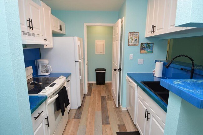 Building Photo - 1400 Gandy Blvd N