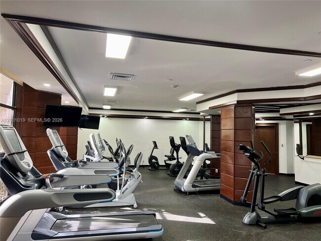 Building Photo - 18151 NE 31st Ct