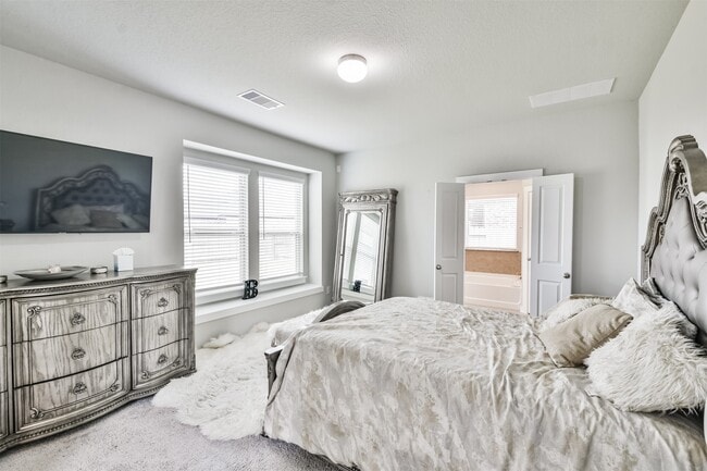 Building Photo - 15775 Cairnwell Bend Dr