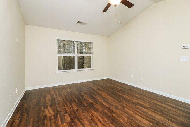 Building Photo - 374 Darbys Run Ct