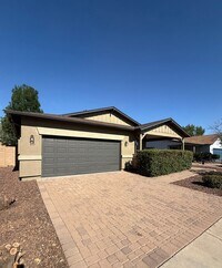 Building Photo - Quailwood Move In Special