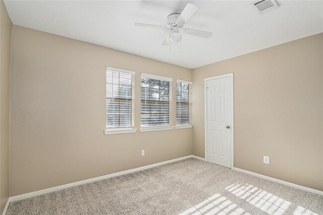 Building Photo - 2815 Parkwood Manor Dr