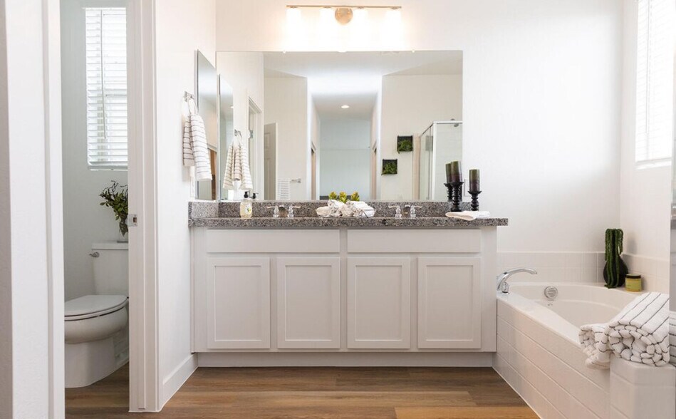 Building Photo - 2340 E Marguerite Ave