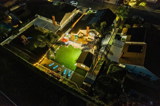 Building Photo - 13075 Old West Ave