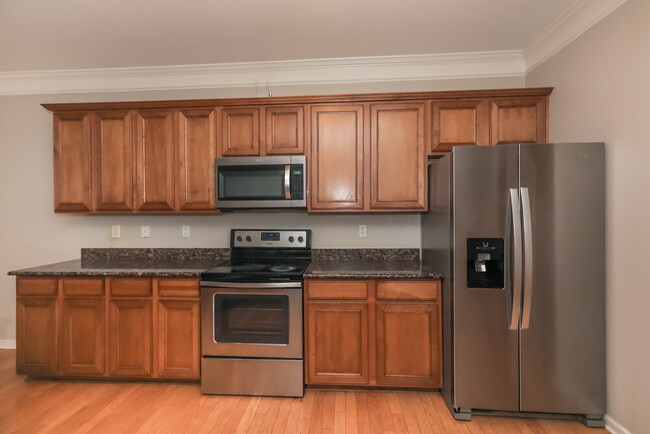 Building Photo - 544 Wrayhill Dr