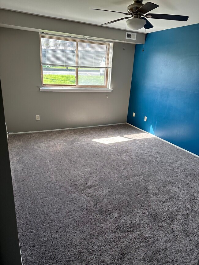 Building Photo - 30060 W 12 Mile Rd