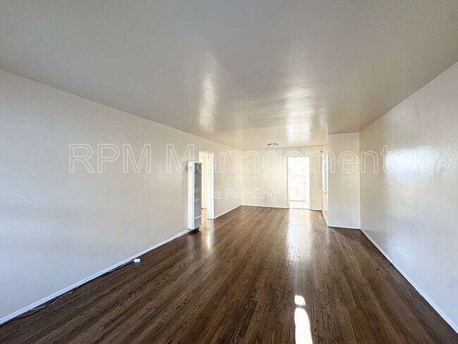 Building Photo - 7030 La Tijera Blvd