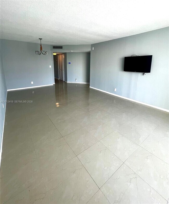 Building Photo - 1801 S Ocean Dr
