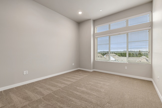 Building Photo - Spacious 3-Bedroom Townhome | 1,484 Sq Ft ...