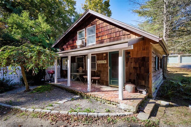Building Photo - 356 Rossway Rd