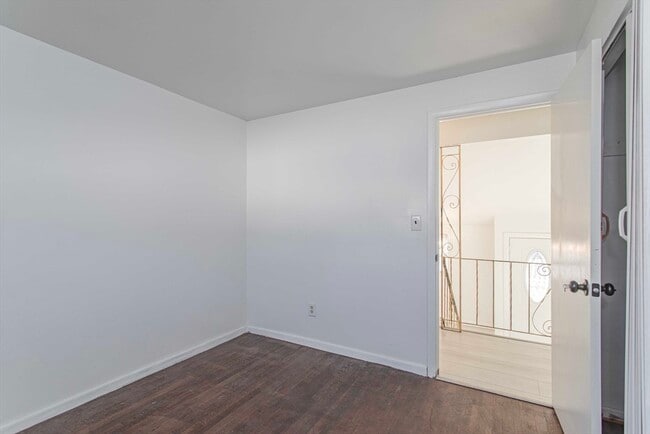 Building Photo - 16 Falconer Ave