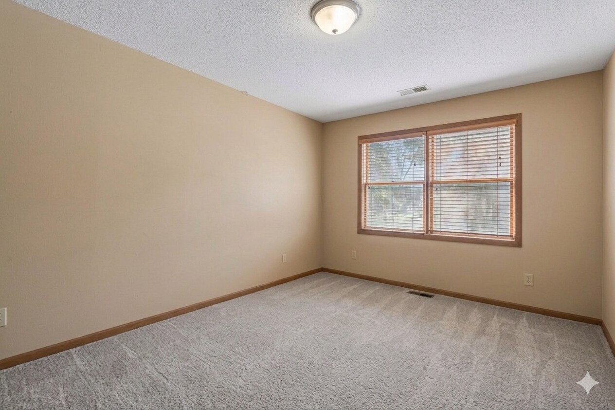 Building Photo - 3321 Berwood Ct W