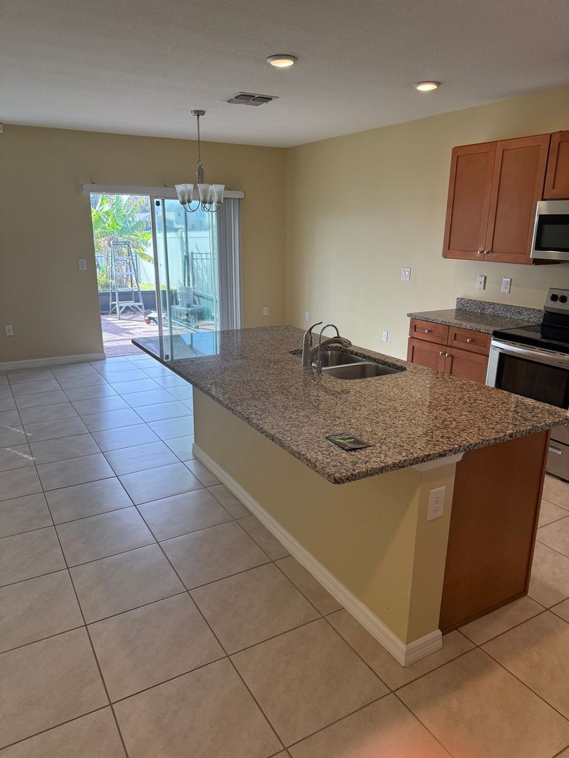 Building Photo - 4207 Looking Glass Pl