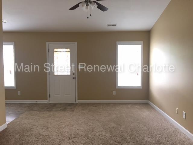 Building Photo - 582 Denny Dr