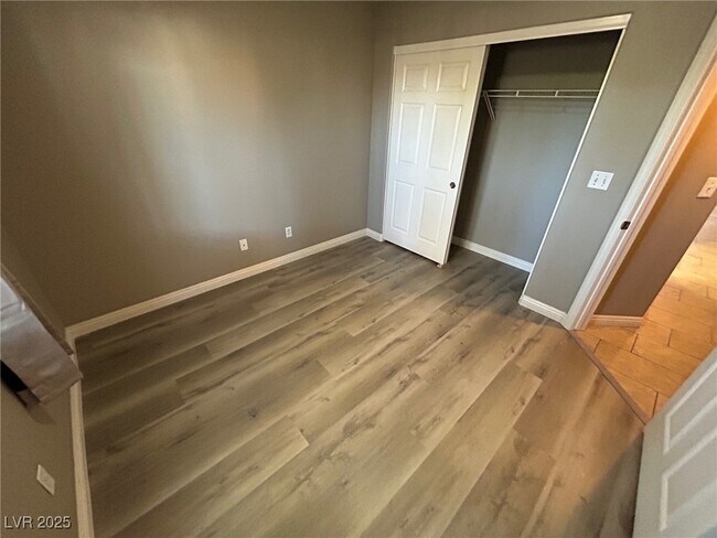 Building Photo - 2105 Sleepy Ct