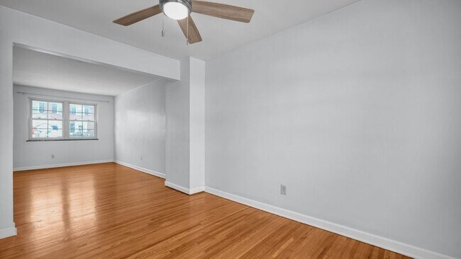 Building Photo - 1810 Northwest Ct