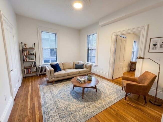 Building Photo - 21 Avon St