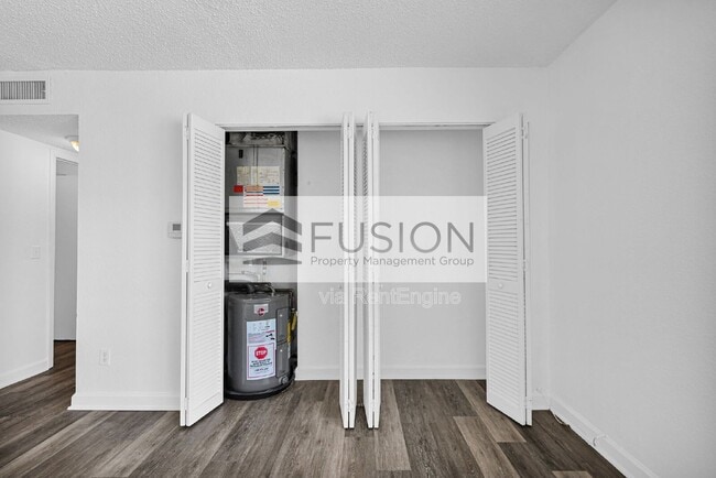 Building Photo - 400 NW 65th Ave