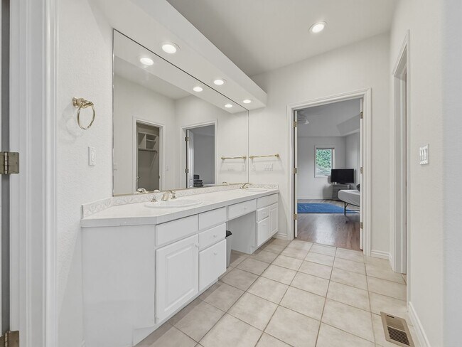 Building Photo - 4324 Clay Commons Ct