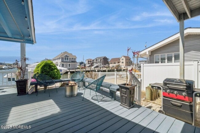 Building Photo - 385 Aldo Dr