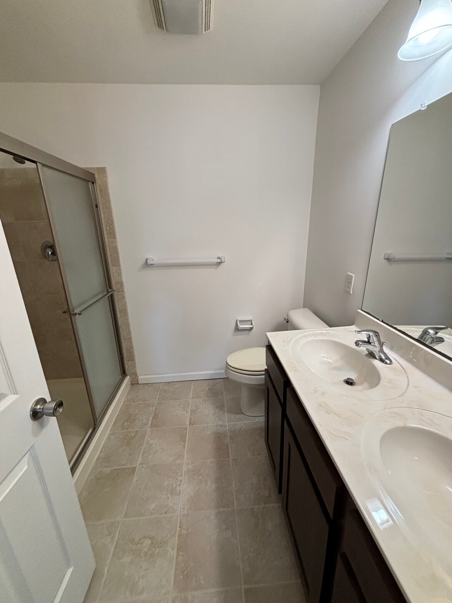 Building Photo - 300 Milkweed Dr