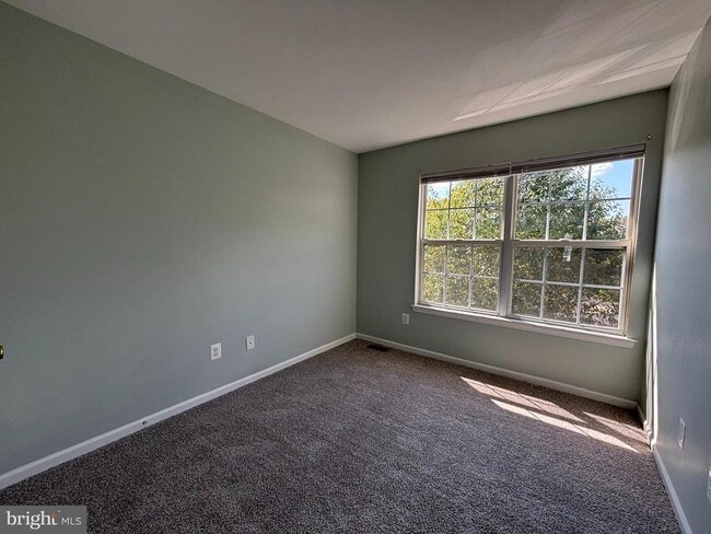 Building Photo - 4666 Louise St Claire Dr