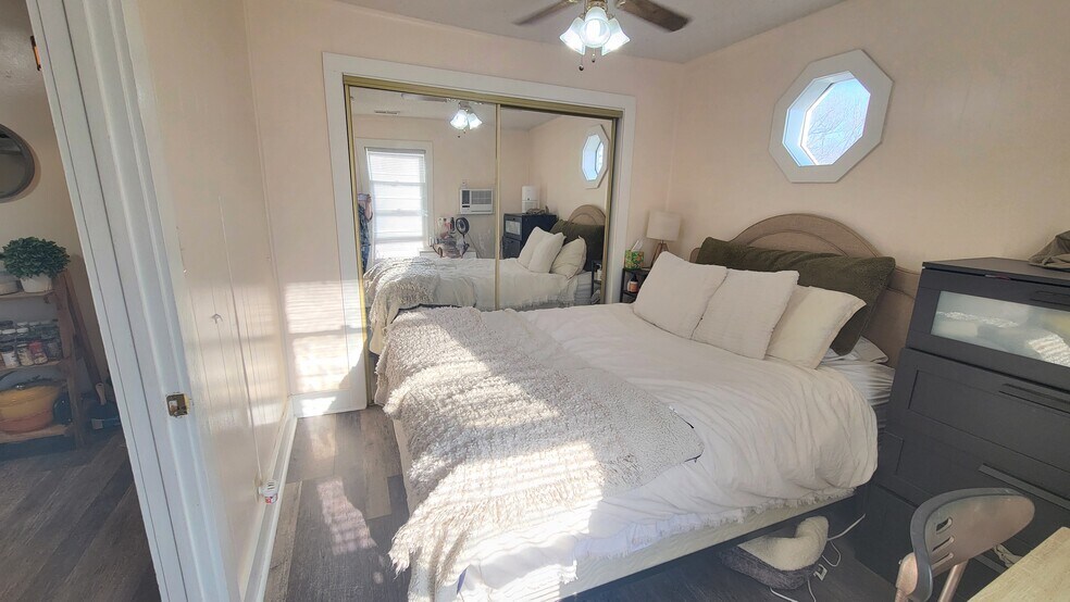 Building Photo - 1329 Connecticut St