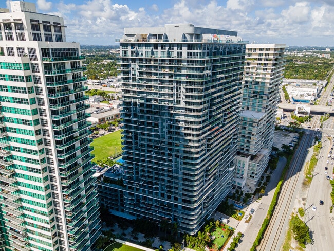 Building Photo - 121 NE 34th St