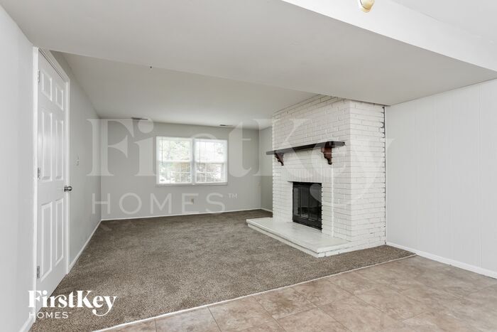 Building Photo - 323 Turfwood Dr