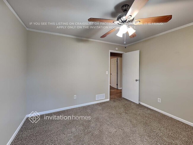 Building Photo - 686 Rollingwood Pl