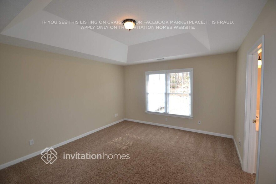 Building Photo - 3061 Lakecrest Dr